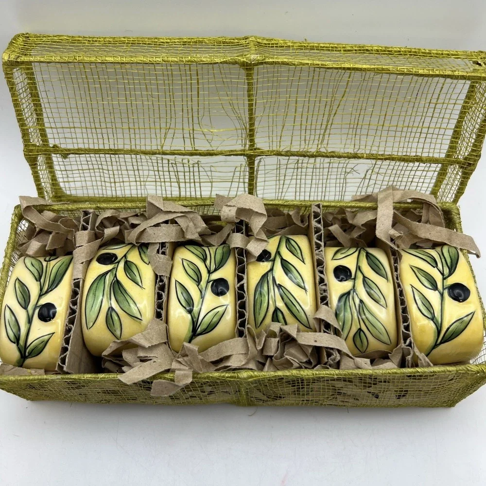 VTG Hand Painted Ceramic Olive Napkin Rings X6 Woven Wire Basket Philippines